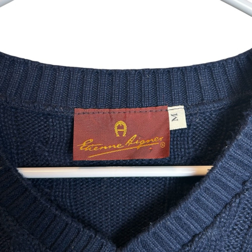 Vintage Paper Tag Etienne Aigner Blue Cable Knit V Neck Sweater Size Medium - Picture 2 of 4